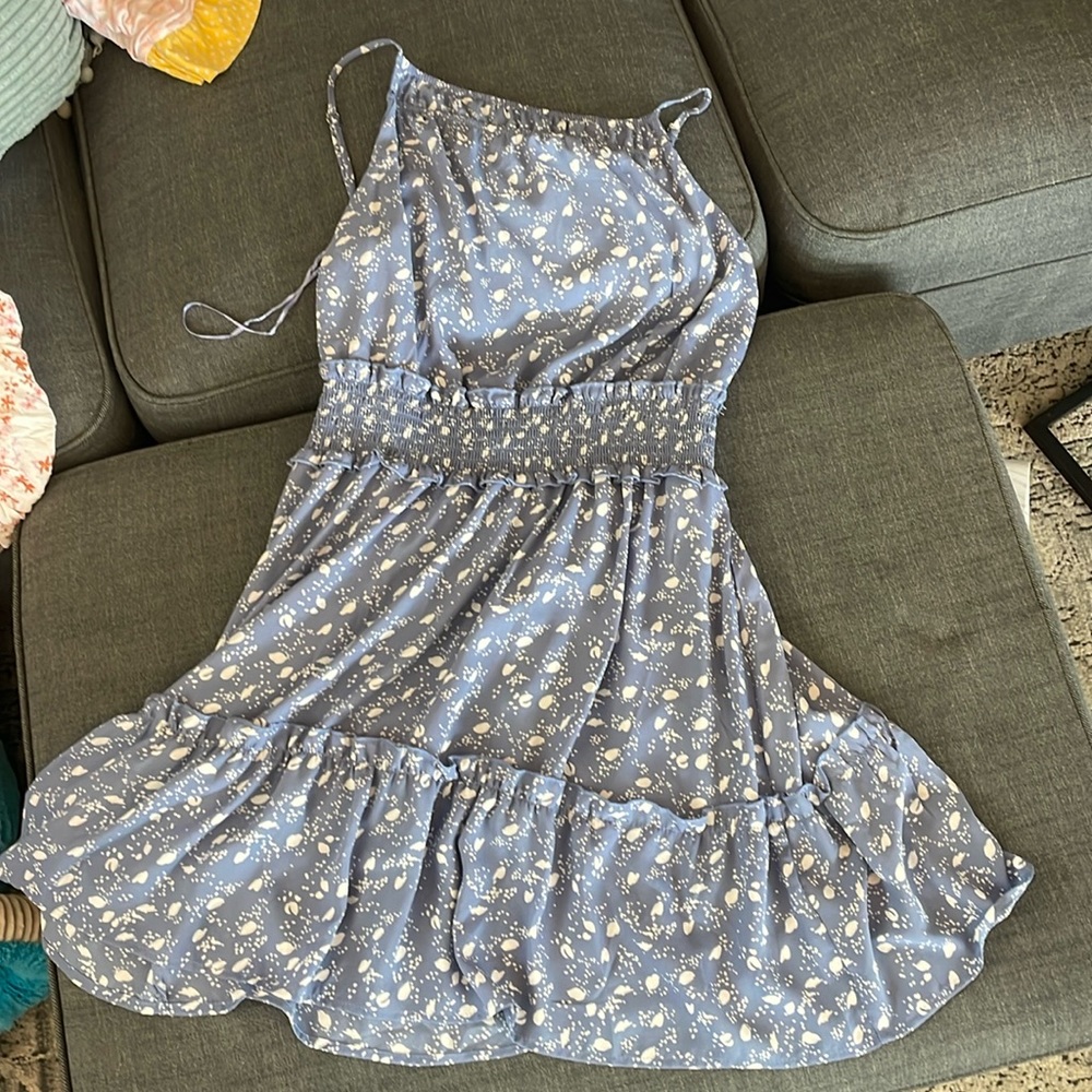 Short women’s dress size large